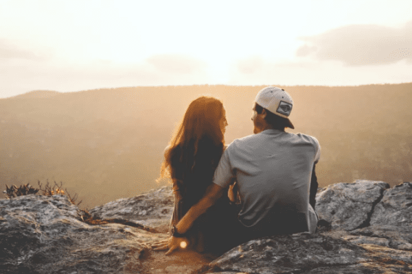 Vom Kummer zum Wiedersehen: Der 10-Schritte-Leitfaden, um Ihren Liebespartner zur Rückkehr zu bewegen
